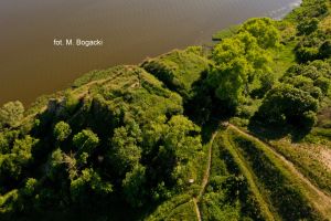 Skarpa wiślana i rzeka Wisła widziana z lotu ptaka