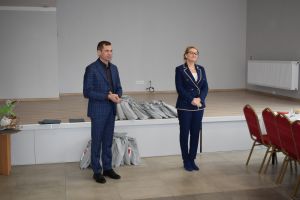 Spotkanie władz gminy z sołtysami podczas którego wręczono im dyplomy z podziękowaniami