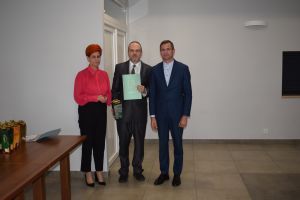 Wreczęnie nagród dla nauczycieli
