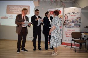 Uroczytość w związku z przystąpieniem gminy Dobrzyń nad Wisłą do Karty Seniora