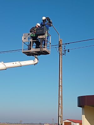 Montaż lamp oświetleniowych