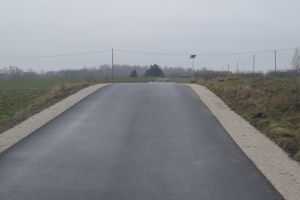 Kilka fragmentów zmodrenizowanych dróg na terenie gminy Dobrzyn nad Wisłą