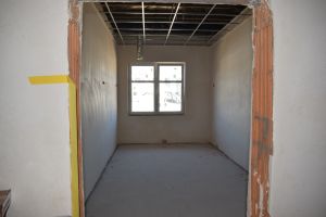 Prace budowlane przy nowo powstającym budynku przedszkola
