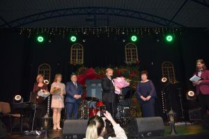 Koncert Świąteczno- Noworoczny w Dobrzyniu nad Wisłą, połączony z wręczeniem nagrody za zasługi na rzecz lokalnej...