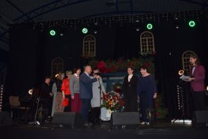 Koncert Świąteczno- Noworoczny w Dobrzyniu nad Wisłą, połączony z wręczeniem nagrody za zasługi na rzecz lokalnej...