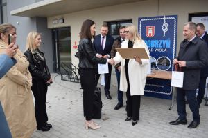 Uroczyste przekazanie wielomieszkaniowego budynku do użytku