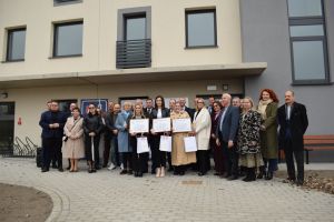 Uroczyste przekazanie wielomieszkaniowego budynku do użytku