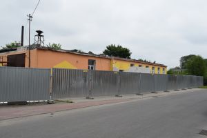 Budynek Ochotniczej Straży Pożarnej w Płominach przed remontem