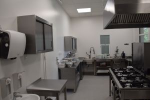 Pomieszczenia żłobka, zagospodarowanie przestrzeni wokół budynku żłobka
