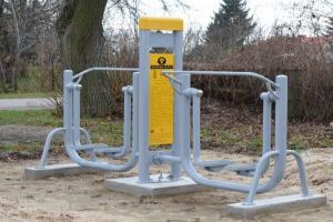 Zainstalowany obok budynku OSP element siłowni zewnętrznej