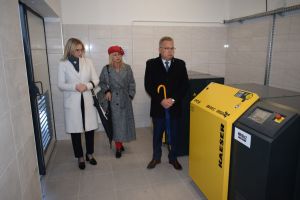 Goście podczas wiedzania infrastruktury oczyszczalni ścieków