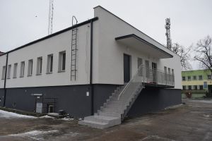 Elewacja budynku Domu Kultury po remoncie-ujęcie jednej ze ścian budynku