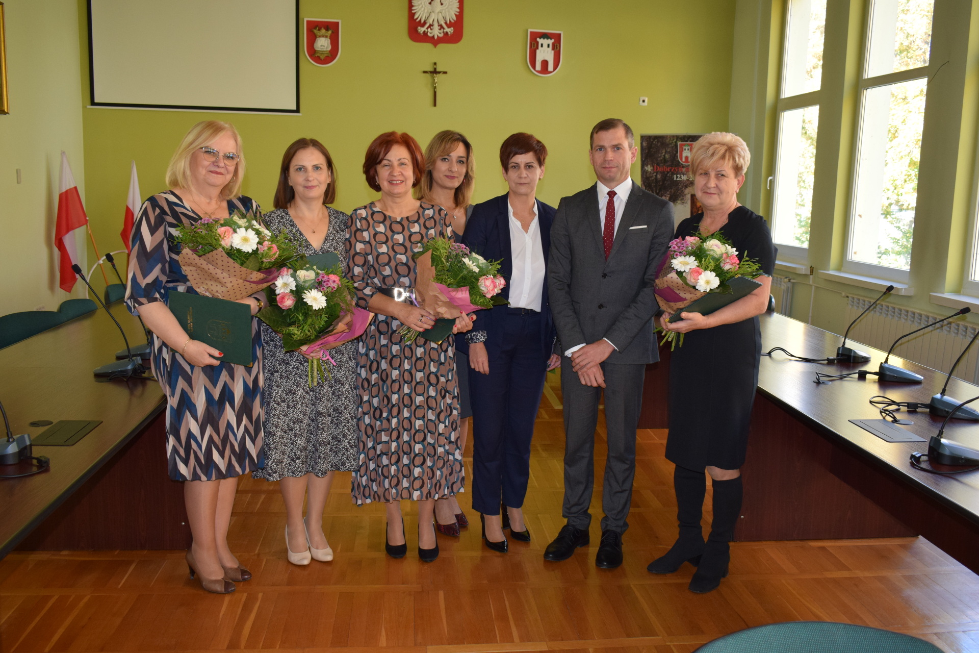Burmistrz wręczył nagrody za osiagnięcia w pracy dla nauczycieli
